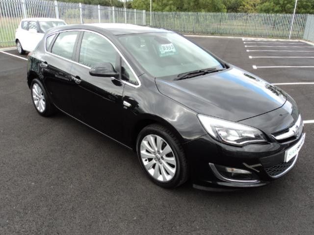 2012 Vauxhall Astra image 1