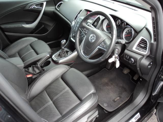 2012 Vauxhall Astra image 4