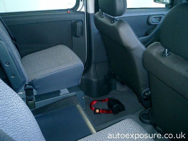 2012 Vauxhall Combo Tour 1.3 CDTi 16V image 5