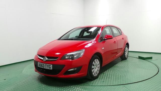 2013 VAUXHALL ASTRA 1.6 EXCLUSIV image 2