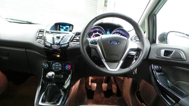 2014 FORD FIESTA 1.6 ZETEC ECONETIC TDCI image 4