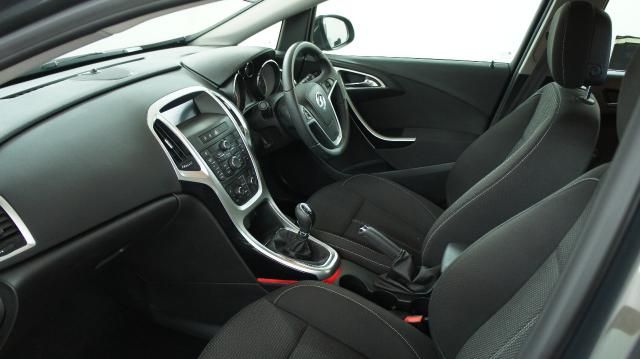 2014 VAUXHALL ASTRA 1.6 SRI image 4