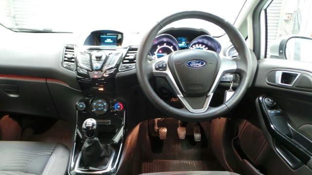 2014 FORD FIESTA 1.6 ZETEC ECONETIC TDCI image 4