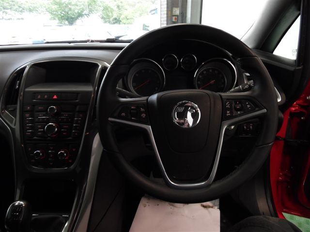 2013 VAUXHALL ASTRA 2.0 SE CDTI image 4