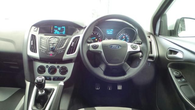 2014 FORD FOCUS 1.0 ZETEC S S/S image 4