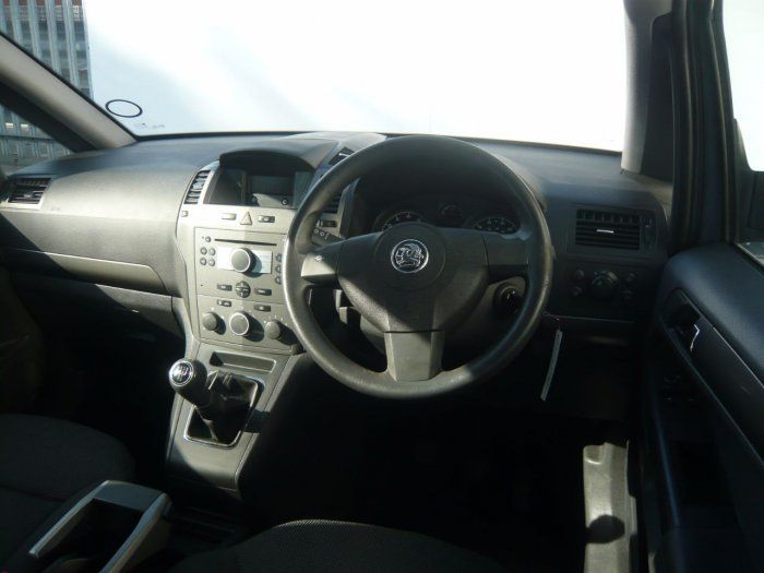 2006 Vauxhall Zafira 1.6i image 4