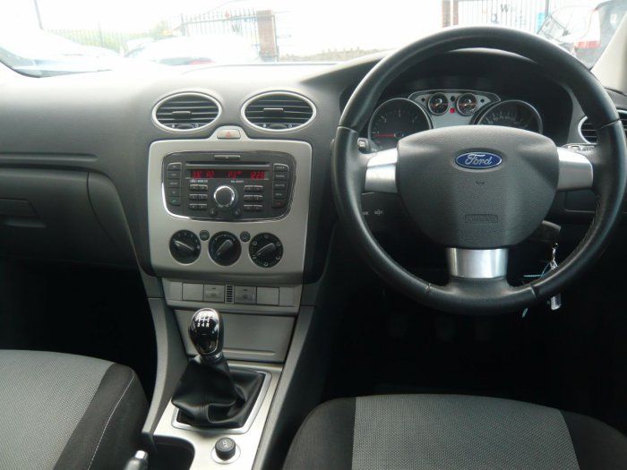2010 Ford Focus 1.6 TDCi Zetec image 4