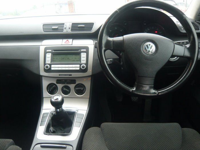 2007 Volkswagen Passat 2.0 SE TDI image 4