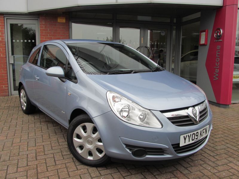 2009 Vauxhall Corsa Club 1.4i 16v Automatic image 1