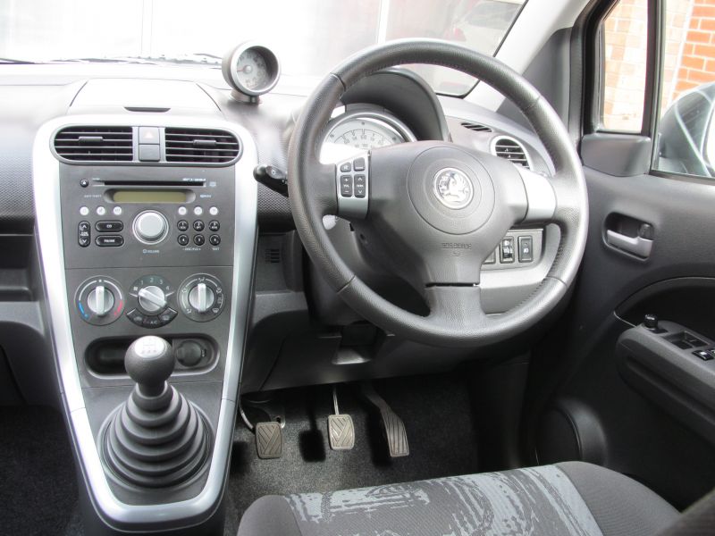 2012 Vauxhall Agila SE 1.2i 16v image 4