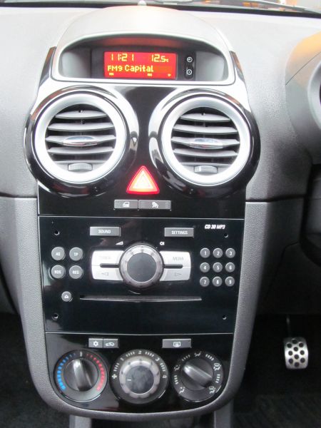 2013 Vauxhall Corsa SRi 1.4i image 4