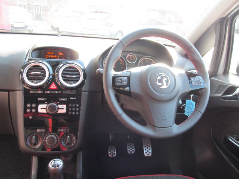 2015 Vauxhall Corsa SRi 1.4i 3Dr image 4