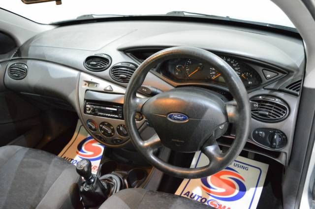 2004 FORD Focus 1.8 TDCi LX 5dr image 4