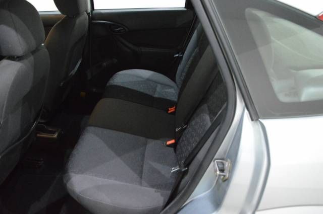2004 FORD Focus 1.8 TDCi LX 5dr image 5
