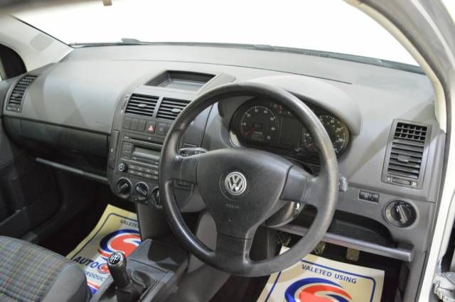 2007 VOLKSWAGEN Polo 1.2 S image 4