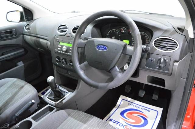 2005 FORD Focus 1.4 Studio 5dr image 4