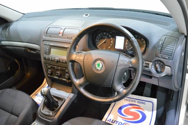 2005 SKODA Octavia 2.0 TDI image 4