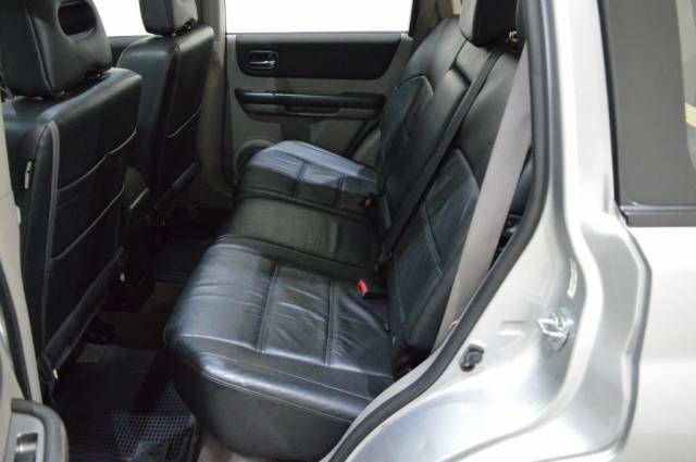 2004 NISSAN X-Trail 2.2 dCi SVE 5dr image 5