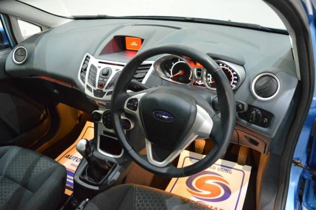 2008 FORD Fiesta 1.4 Zetec 5dr image 4