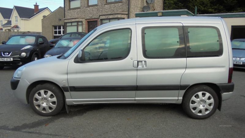 2004 Peugeot Partner Combi 2.0 HDI image 2