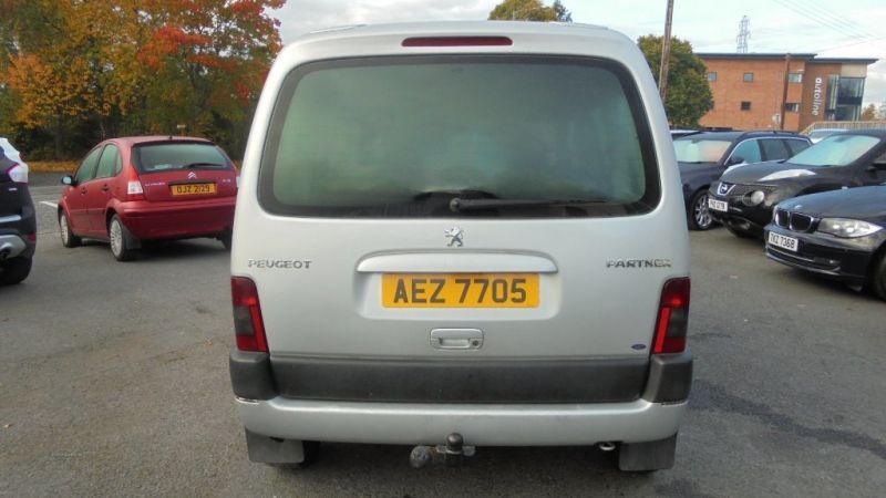 2004 Peugeot Partner Combi 2.0 HDI image 3
