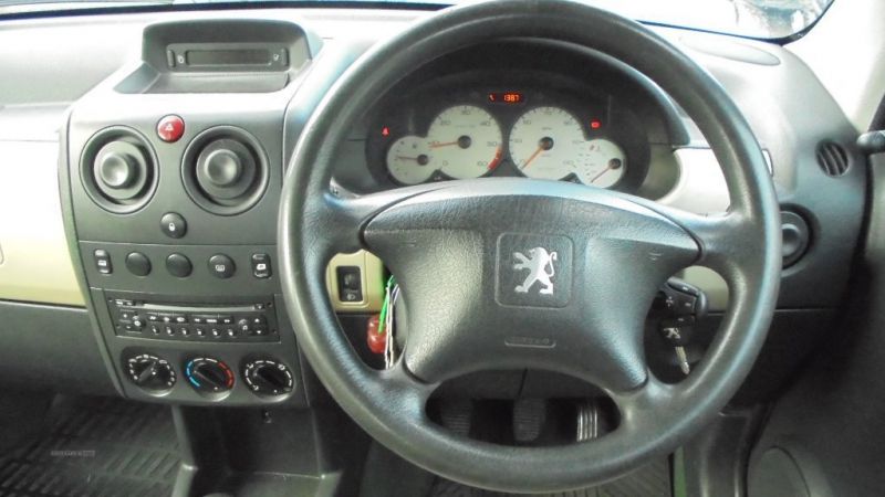 2004 Peugeot Partner Combi 2.0 HDI image 5