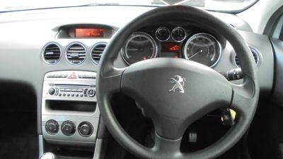 2012 Peugeot 308 ALLURE SW 1.6 E-HDI image 4