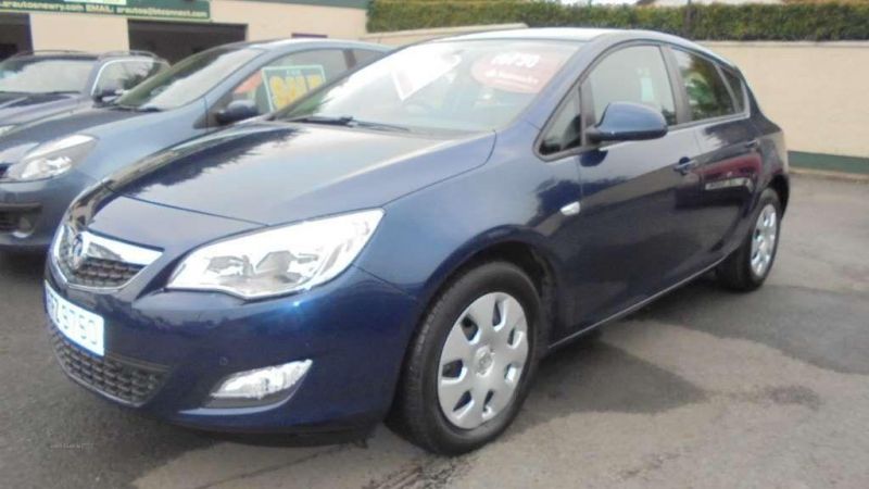 2011 Vauxhall Astra 1.7 CDTi image 1