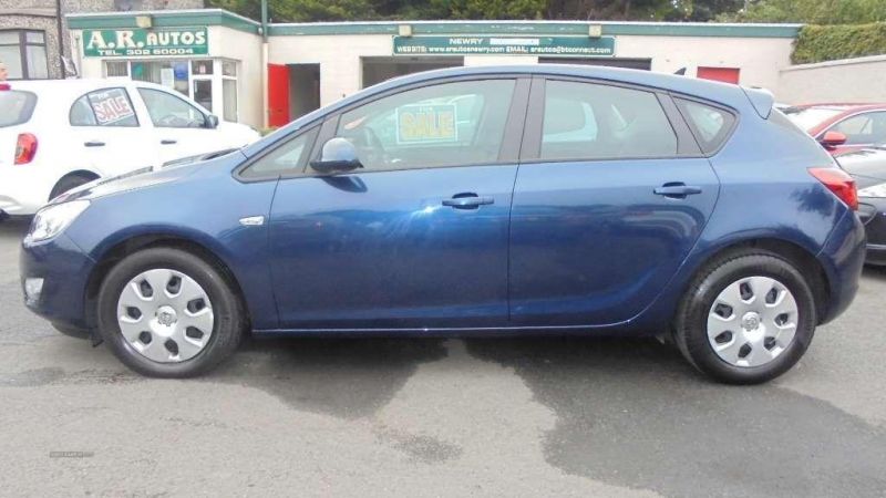 2011 Vauxhall Astra 1.7 CDTi image 2