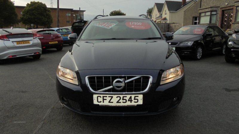 2010 Volvo V70 SE 2.0 image 1