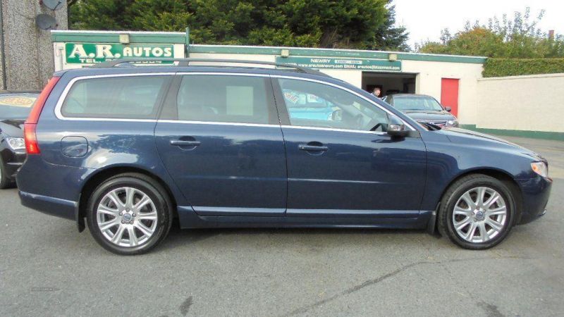 2010 Volvo V70 SE 2.0 image 2