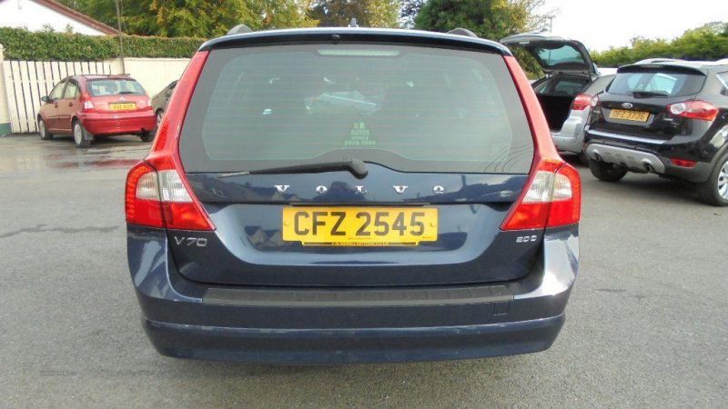 2010 Volvo V70 SE 2.0 image 3