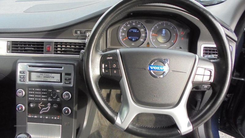 2010 Volvo V70 SE 2.0 image 4