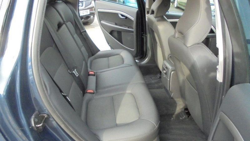 2010 Volvo V70 SE 2.0 image 5