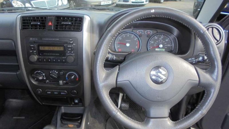 2012 Suzuki Jimny SZ4 1.3 image 4