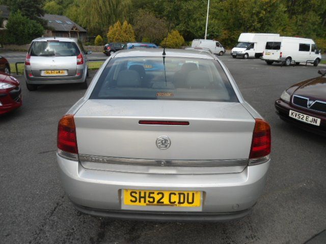 2002 VAUXHALL VECTRA 1.8 LS 16V image 3