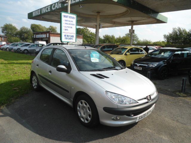 2005 PEUGEOT 206 1.1 image 1