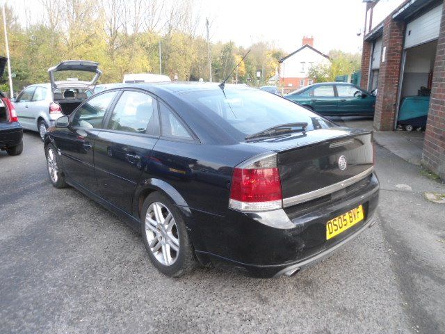 2005 VAUXHALL VECTRA 2.0 image 3