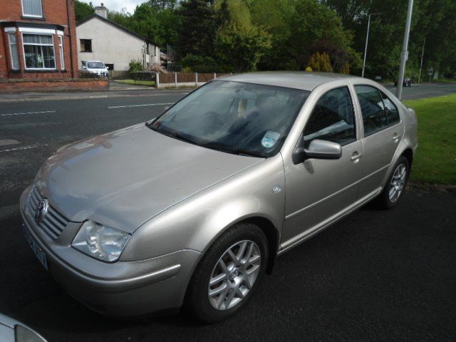 2004 VOLKSWAGEN BORA 2.0 image 1