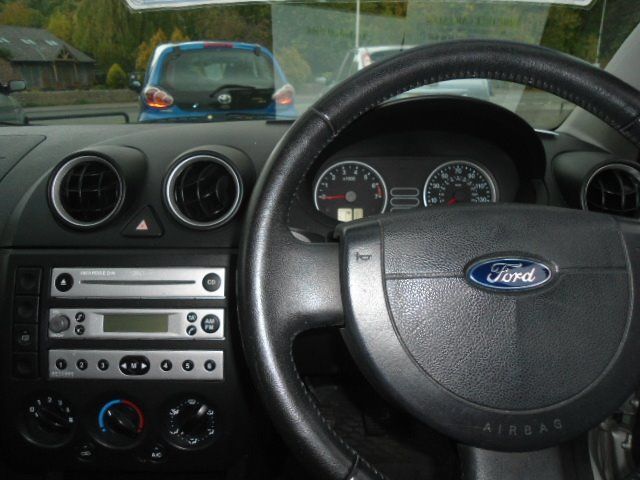 2004 FORD FIESTA 1.4 ZETEC 16V image 4