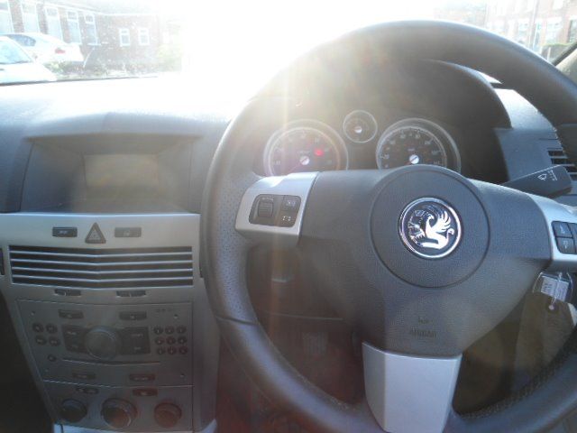 2010 VAUXHALL ASTRA 1.8 SRI image 4