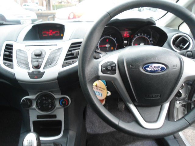 2011 FORD FIESTA 1.2 image 4
