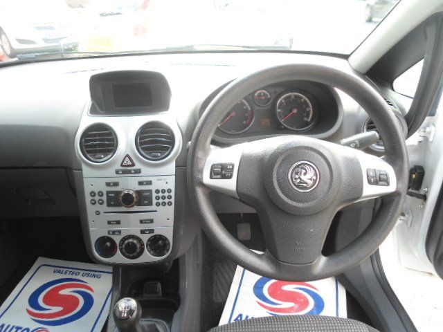 2011 VAUXHALL CORSA 1.2 image 4