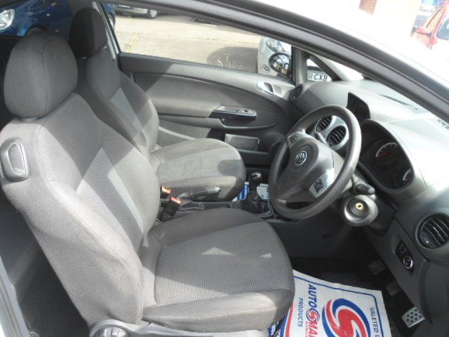 2011 VAUXHALL CORSA 1.2 image 5