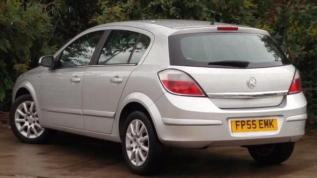 2005 VAUXHALL ASTRA 1.7 CDTI image 3