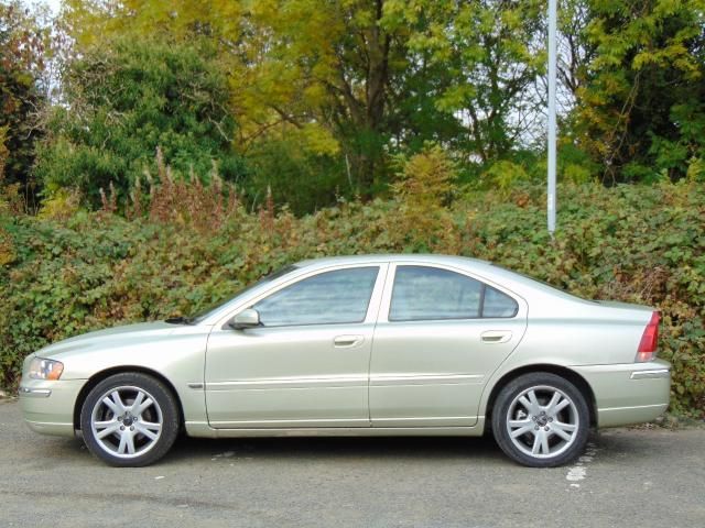 2005 VOLVO S60 2.4 SE image 2