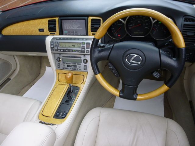2003 LEXUS SC 430 4.3 CONVERTIBLE image 5