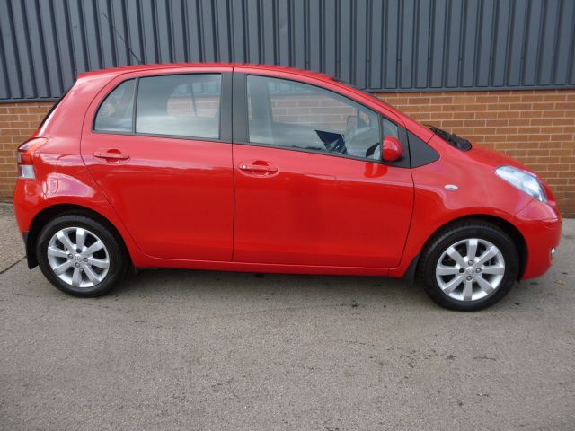 2011 TOYOTA YARIS 1.0 T SPIRIT VVT-I image 2