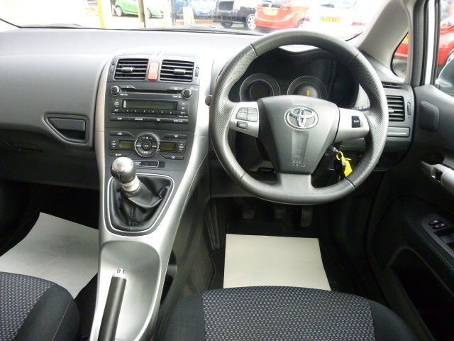 2010 TOYOTA AURIS 1.6 image 3