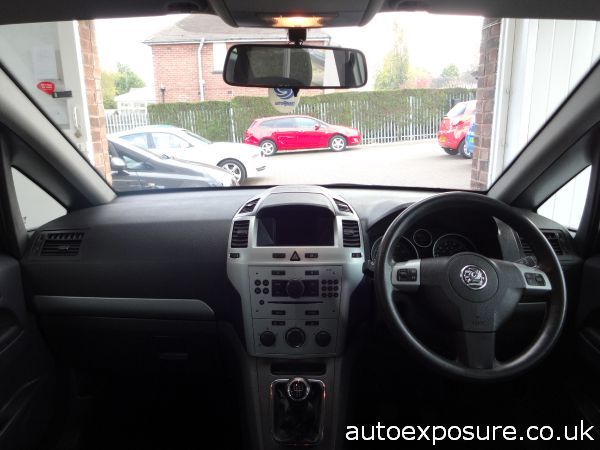 2009 Vauxhall Zafira 1.6i image 4